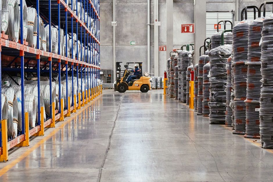 Boas práticas em armazenagem e transporte reduzem riscos e facilitam a aprovação de coberturas.